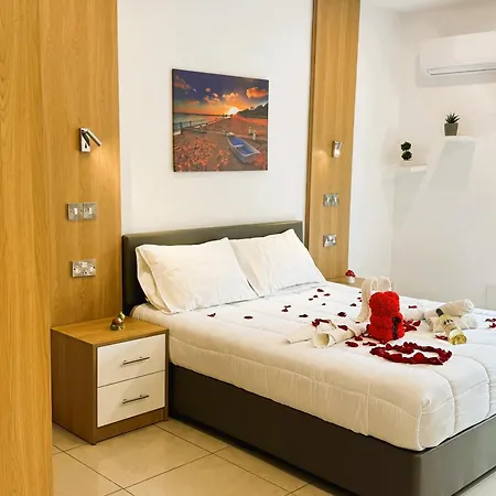 Tranquil Retreat Margarita Gardens Studio- Walking Distance From The Beach Paphos Exterior photo