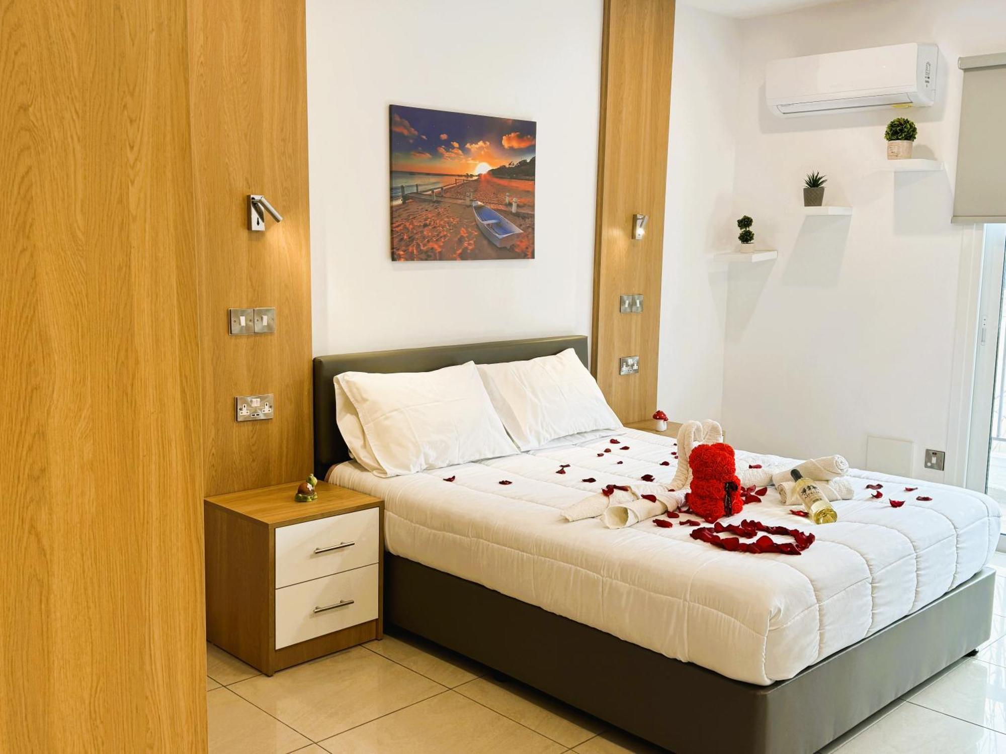 Tranquil Retreat Margarita Gardens Studio- Walking Distance From The *